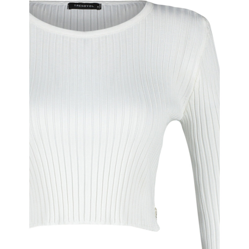 Trendyol Ecru Super Crop Heart Accessory Knitwear Sweater
