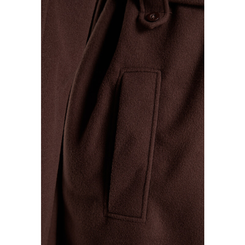Trendyol hnědý oversize širokoúhlý páskový dlouhý stamped kabát