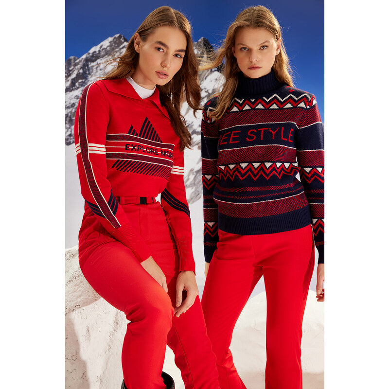 Trendyol Winter Essentials Námořnická modrá měkká texturovaná vzorovaná pletená svetr