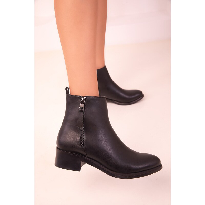 Soho Women's Black Boots & Booties 17474