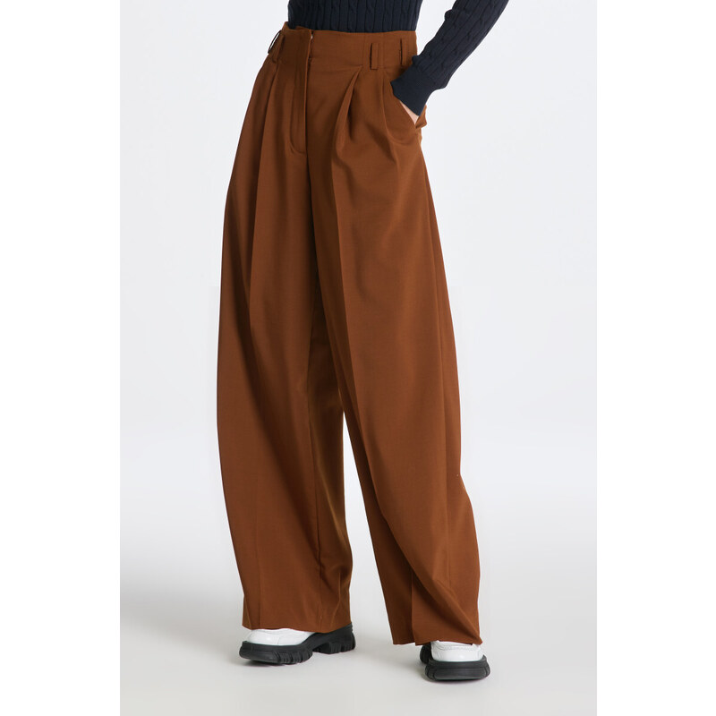 KALHOTY GANT HW WIDE LEG PLEATED PANTS hnědá 34