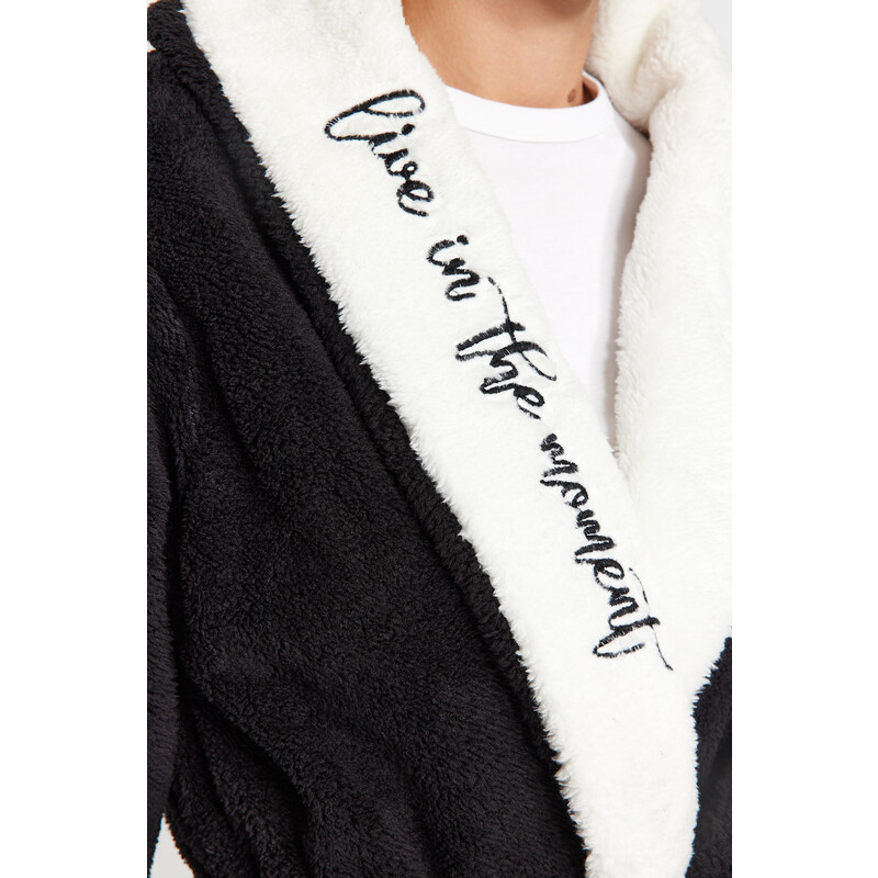 Trendyol Black Belted Pocket Slogan Embroidered Wellsoft Knitted Dressing Gown