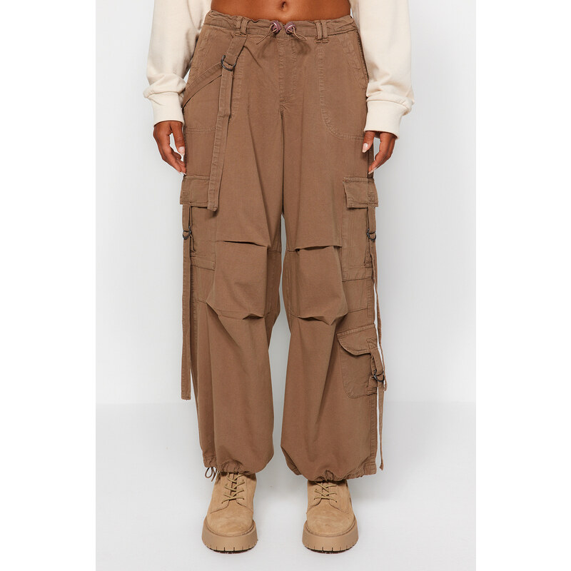 Trendyol hnědé teplákové džíny s vysokým pasem a cargo kapsou