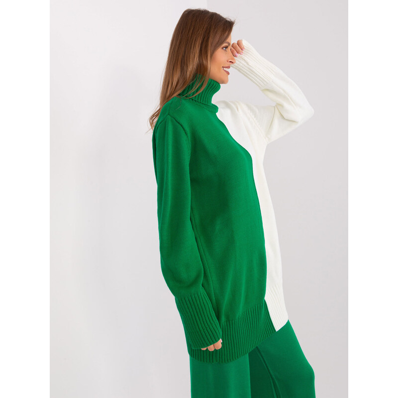 Fashionhunters Zelený a ecru dlouhý svetr s rolákem
