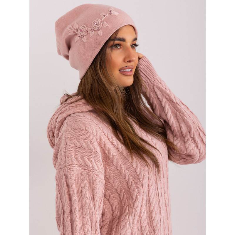 Fashionhunters Zaprášená růžová pletená čepice s kašmírem