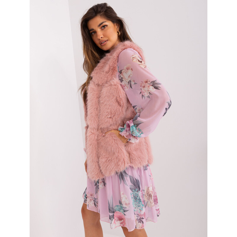 Fashionhunters Zaprášená růžová kožešinová vesta se zipem a kapsami