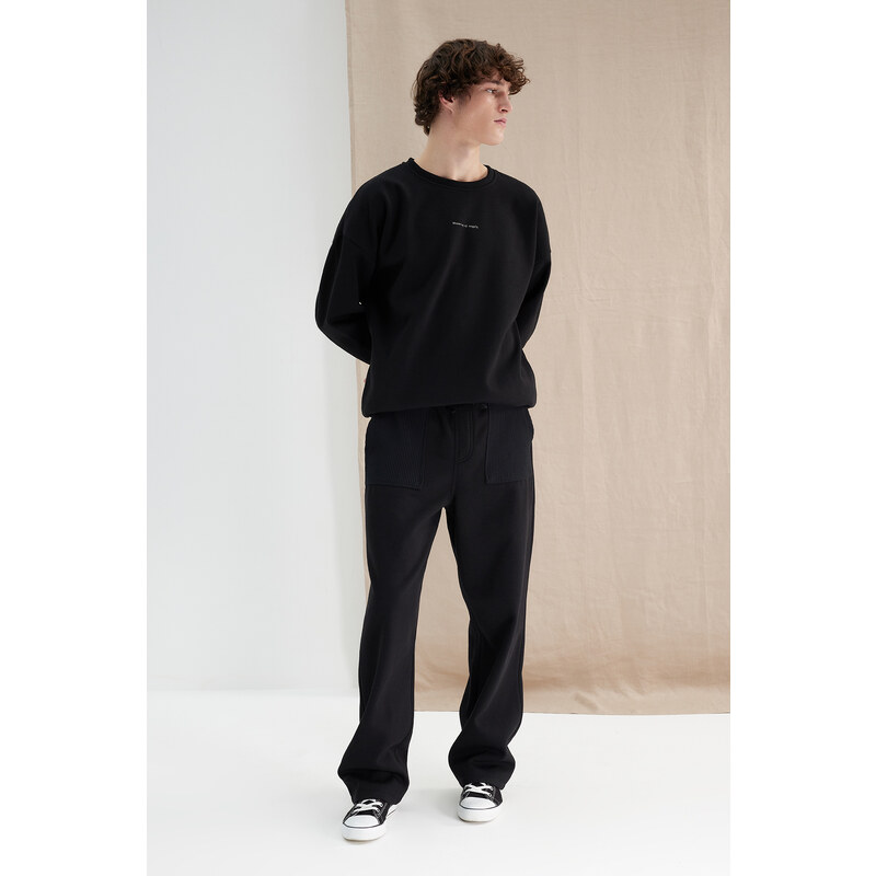 Trendyol Black More Sustainable Oversize/Wide-Fit Pocket Textured Sweatpants