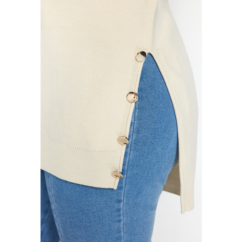 Trendyol Curve Cream Button Detailní svetr z pleteného roláku