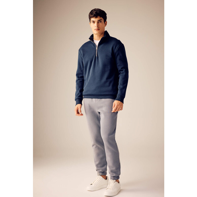 DEFACTO Comfort Fit Sweatshirt