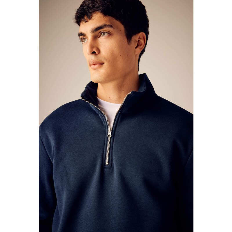 DEFACTO Comfort Fit Sweatshirt