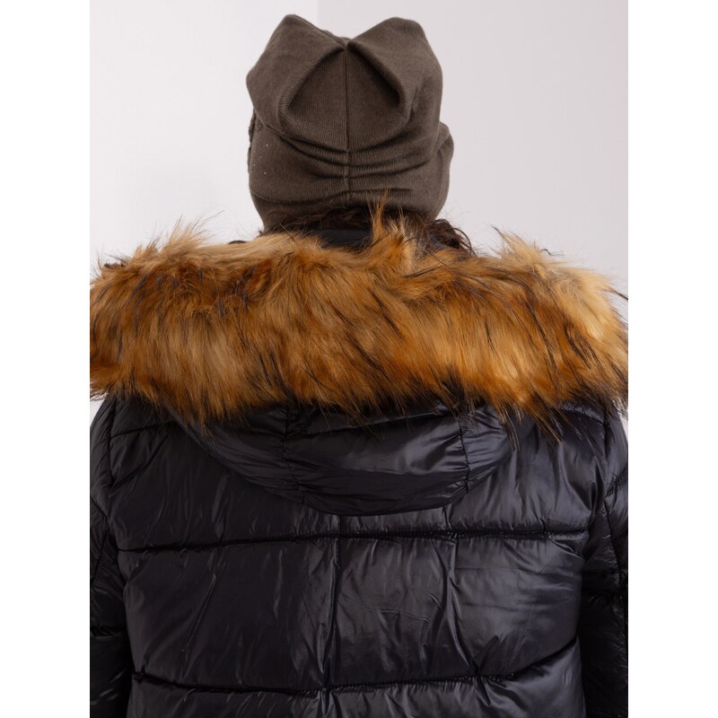 Fashionhunters Khaki zimní čepice s aplikací