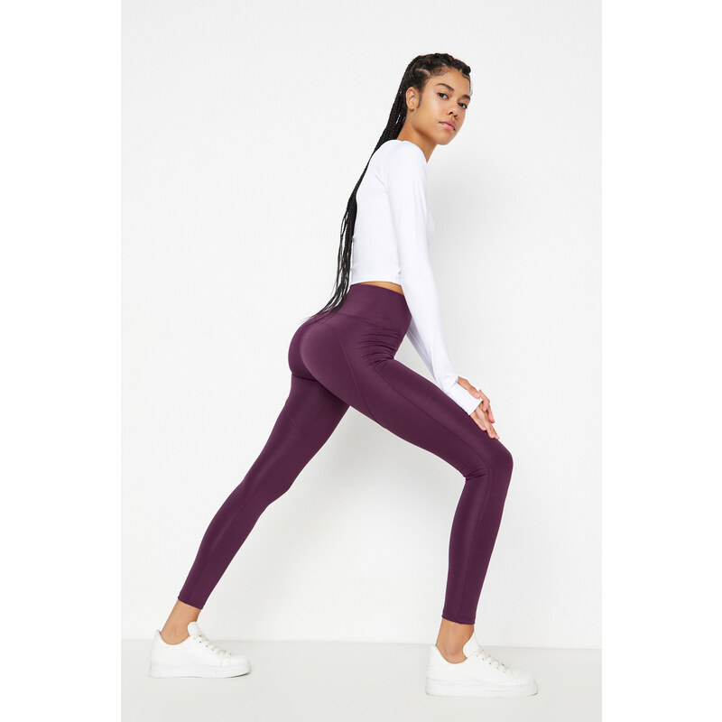 Trendyol Plum push-up představoval pletené sportovní legíny po celé délce