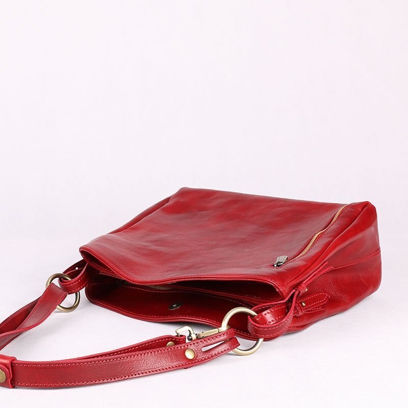 Dámské červené kožené kvalitní klasické kabelky Astrida