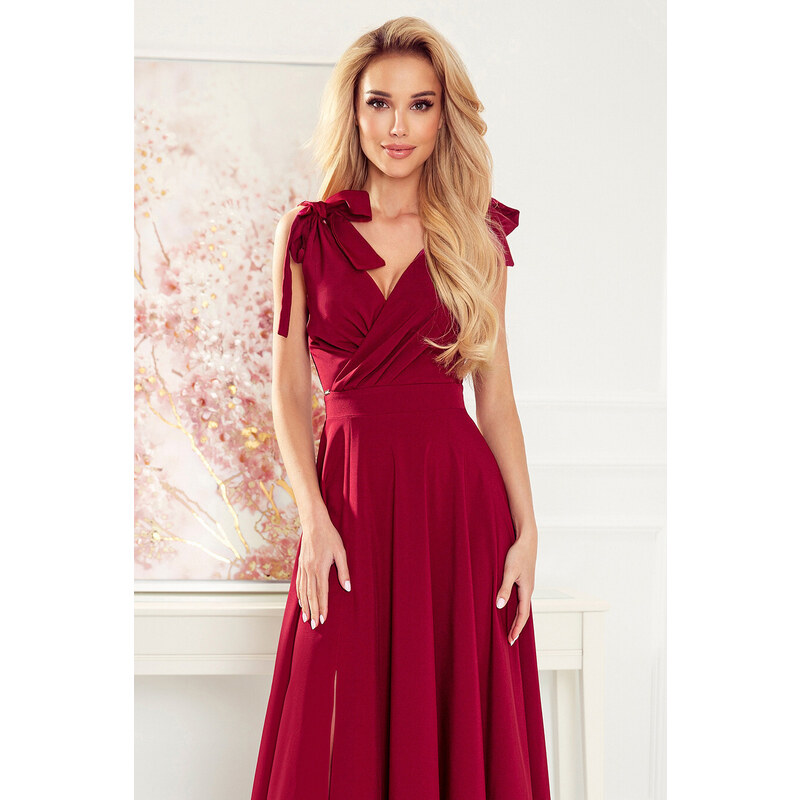 numoco ELENA - Dlouhé dámské šaty ve vínové bordó barvě s výstřihem a zavazováním na ramenou 405-1