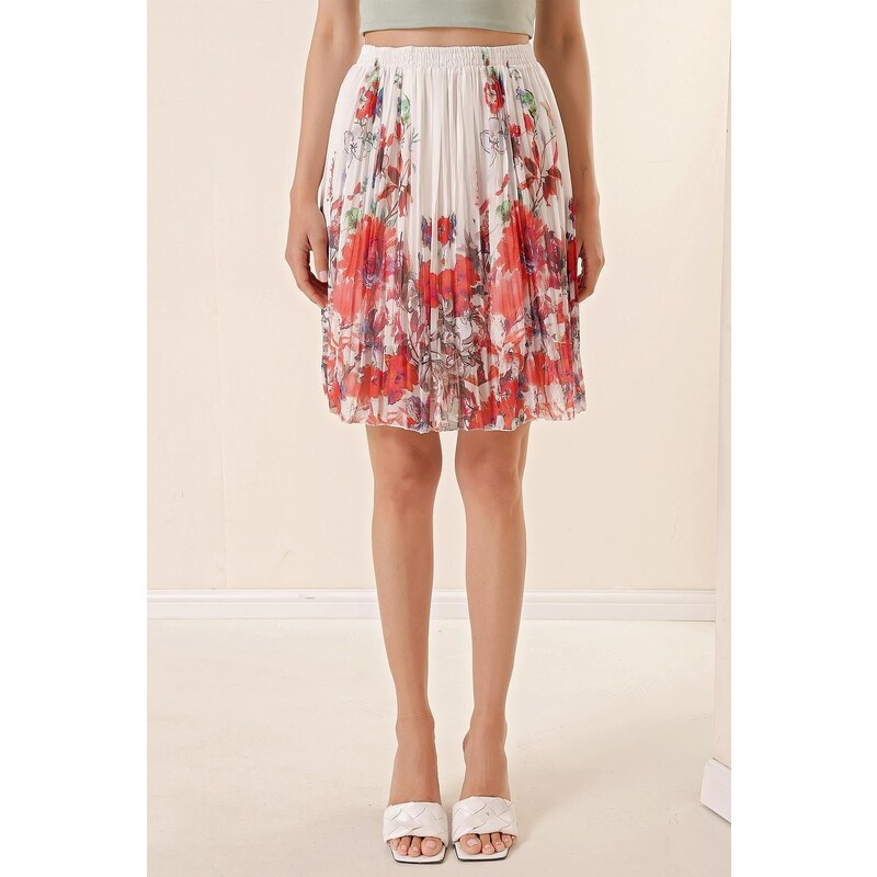 By Saygı Large Floral Patterned Short Chiffon Skirt Red With Elastic Waist Lined.