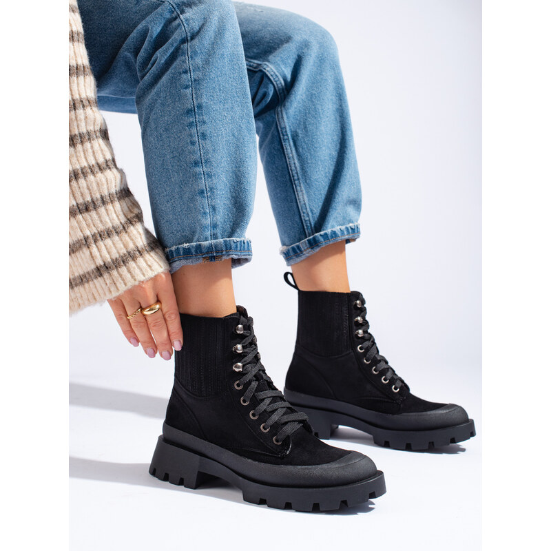 PK Moderní černé dámské kotníčkové boty na plochém podpatku