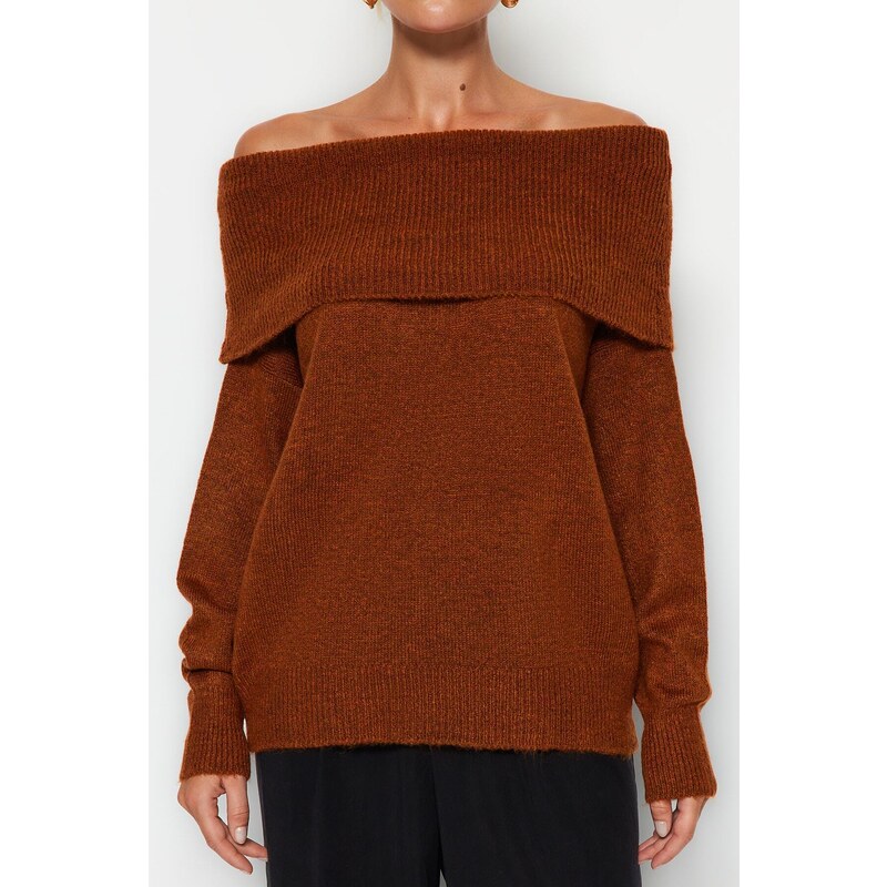 Trendyol Brown Soft Textured Carmen Collar Pletený svetr