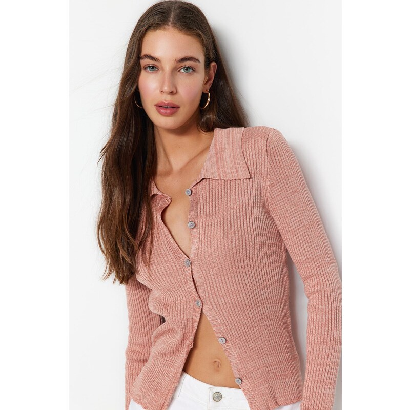Trendyol Světle růžový pletený svetr s rolákem