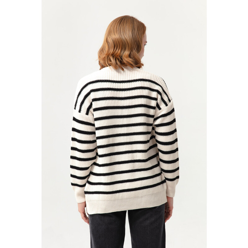 Lafaba Women's White Striped Button Detailed Knitwear Cardigan