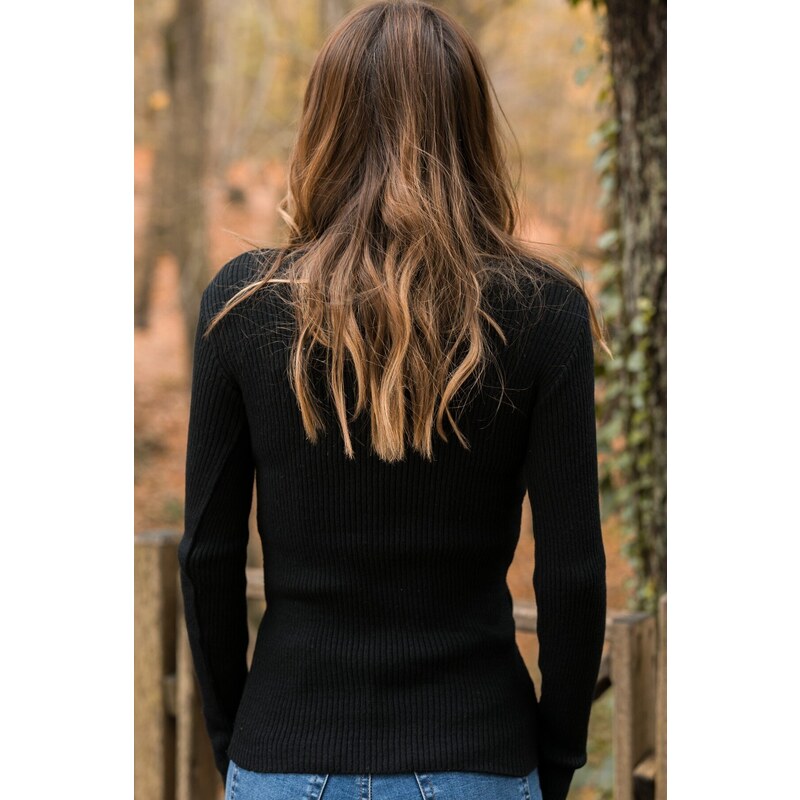 XHAN Black Turtleneck Knitwear