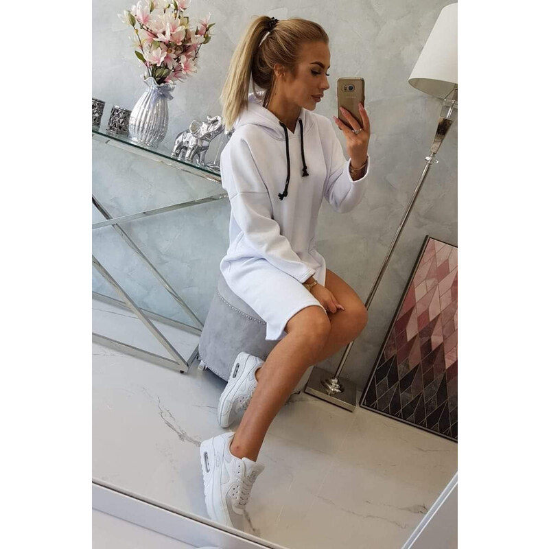 K-Fashion Šaty s kapucí a bočním rozparkem bílé