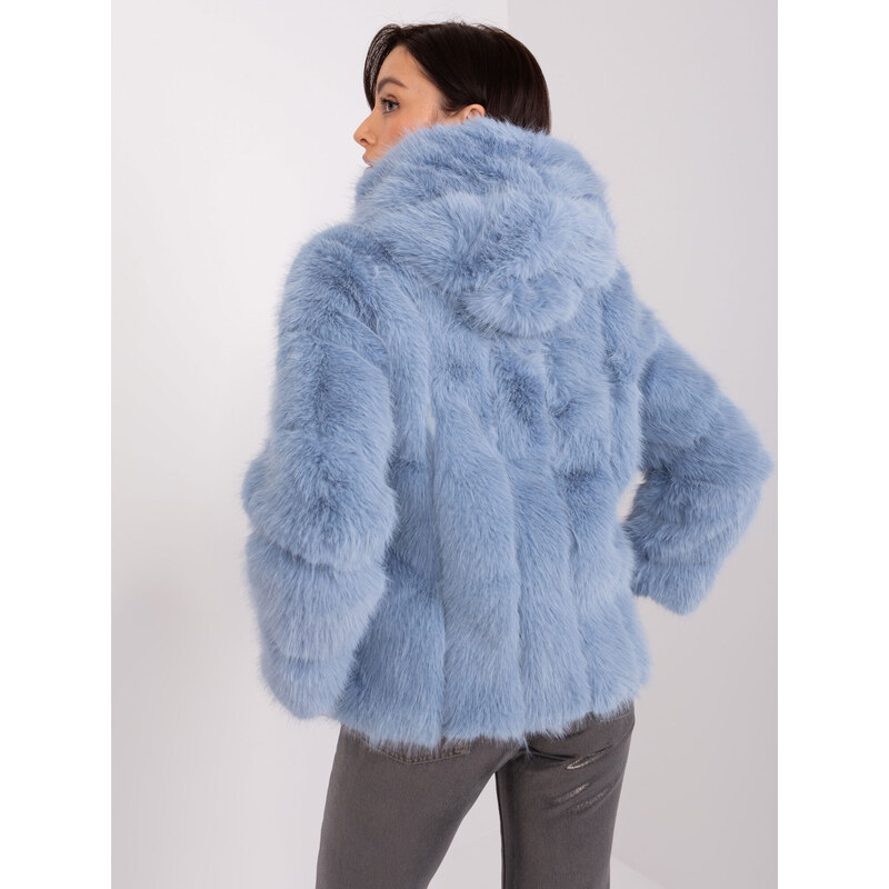 Fashionhunters Světle modrá přechodná bunda s eko kožešinou