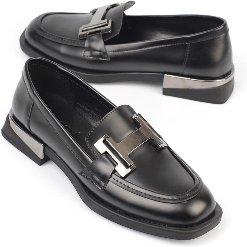 Capone Outfitters Capone Women's Chunky Toe Loafers with H Buckles