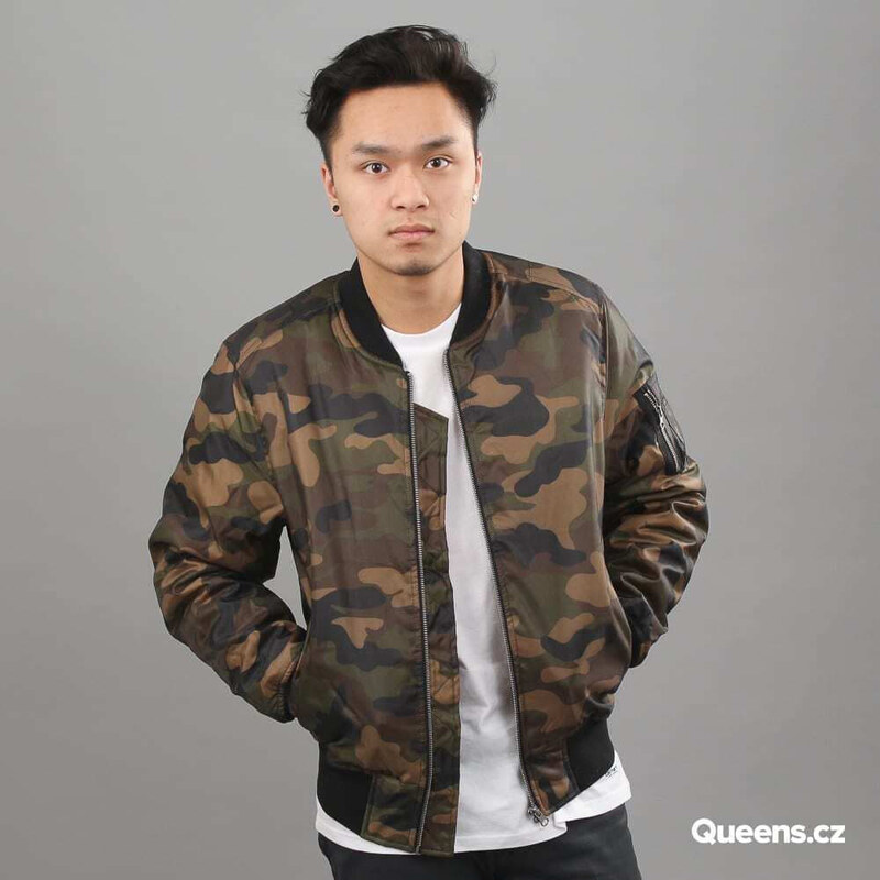 Pánský bomber Urban Classics Camo Basic Bomber Jacket Camo Green