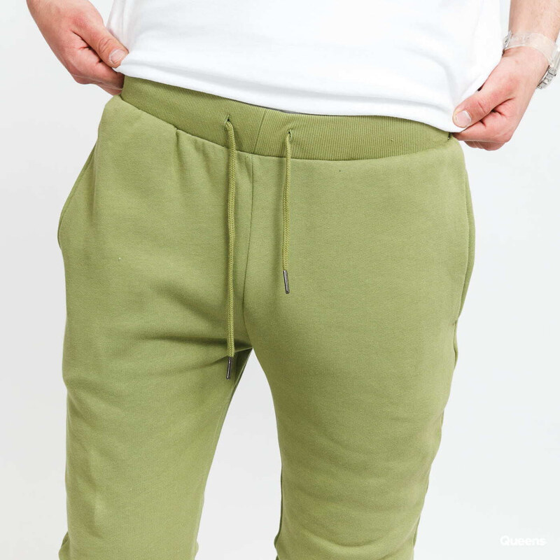 Pánské tepláky Urban Classics Organic Basic Sweatpants Olive