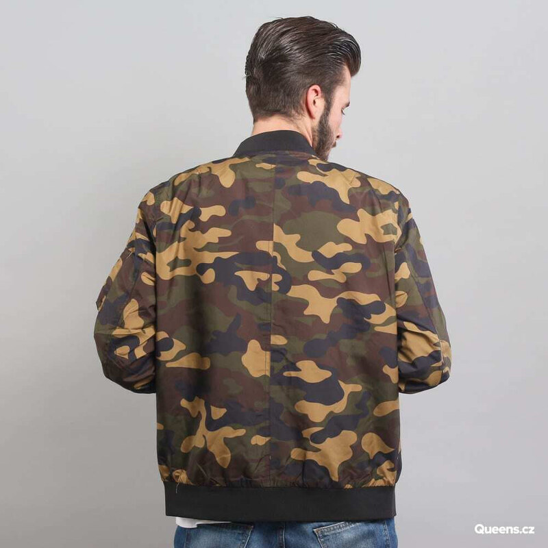 Pánská větrovka Urban Classics Light Camo Bomber Jacket Camo Green