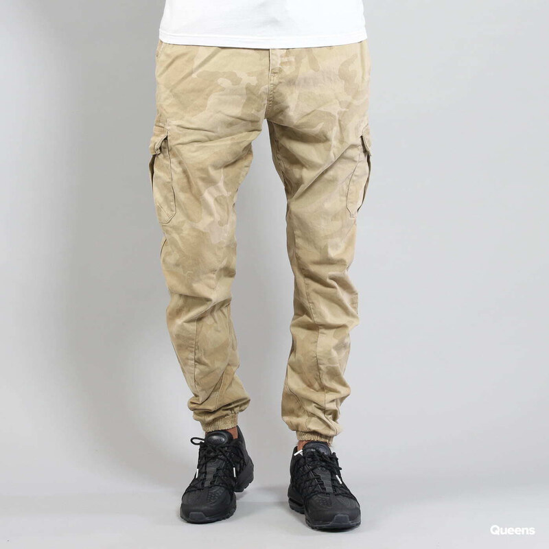 Pánské cargo pants Urban Classics Camo Cargo Jogging Pants Sand Camo