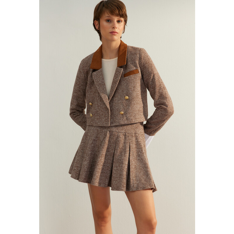 Trendyol Brown Premium Crop Button Detailed Woven Blazer Jacket