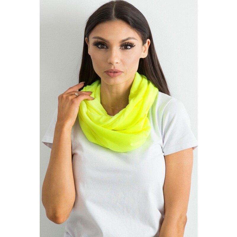 MladaModa Viskózový komínový šátek model 56031 neonově žlutý 87373982