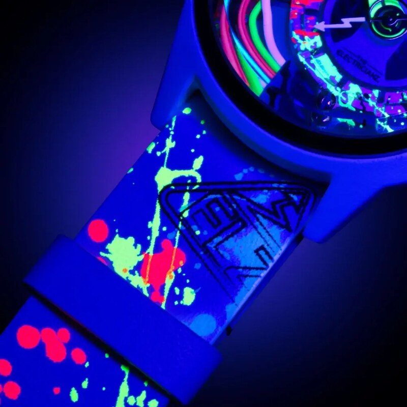 Bílé pánské hodinky The Electricianz s gumovým páskem The Neon Z 42MM