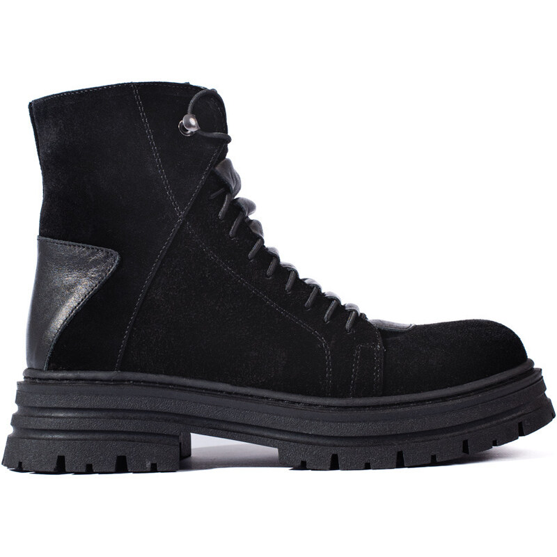 Shelvt Black shelovet natural leather trappers