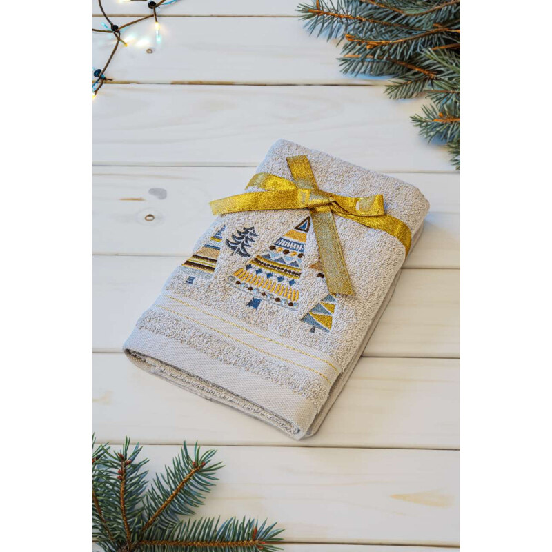 MOTIVATED Hnědý vánoční ručník CHRISTMAS TREES (OLXMAS02)