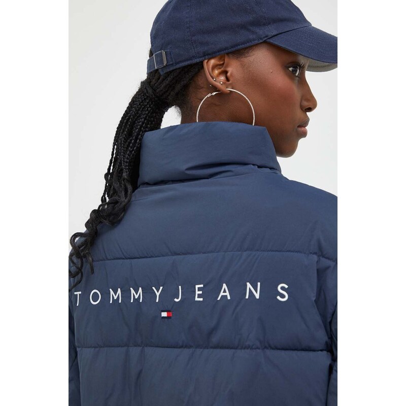 Bunda Tommy Jeans dámská, tmavomodrá barva, zimní, oversize