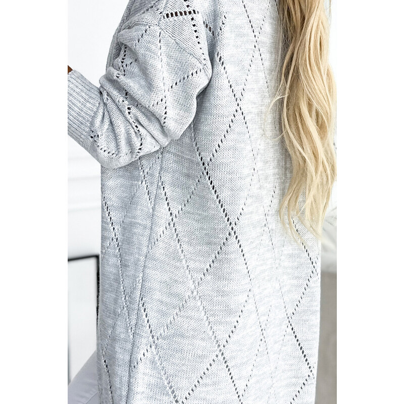 numoco basic Šedý dámský kardigan - svetříkový přehoz přes oblečení s delší zadní částí a s ažurovým vzorem romby 486-1