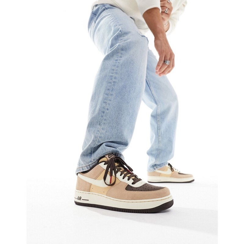 Nike Air Force 1 07 trainers in brown multi