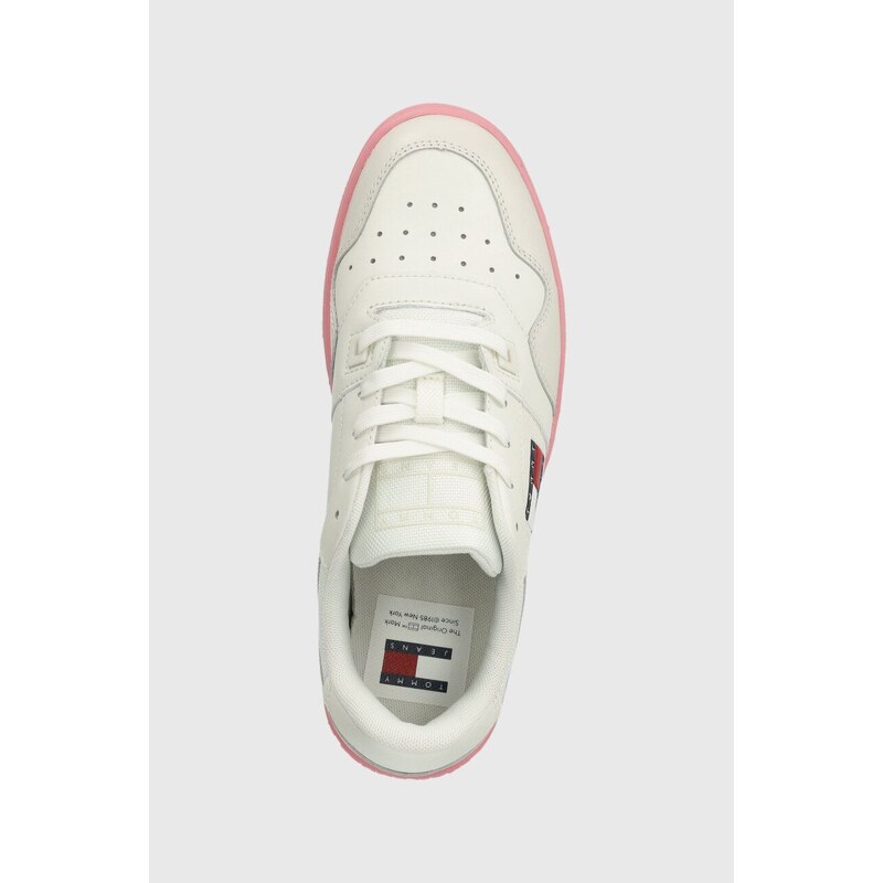 Kožené sneakers boty Tommy Jeans TJW RETRO BASKET ESS bílá barva, EN0EN02505