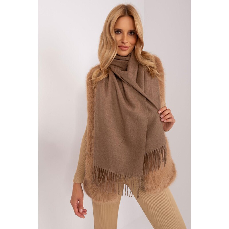 MladaModa Hřejivá dámská šála s třásněmi model 18562 barva cappuccino 87790567
