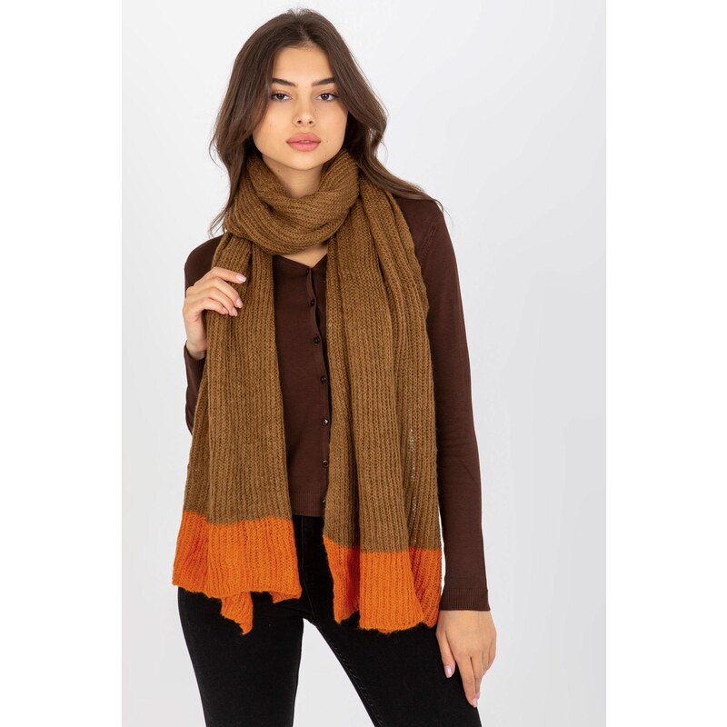MladaModa Dlouhá úpletová dámská šála model 94294 barva camel 87790603