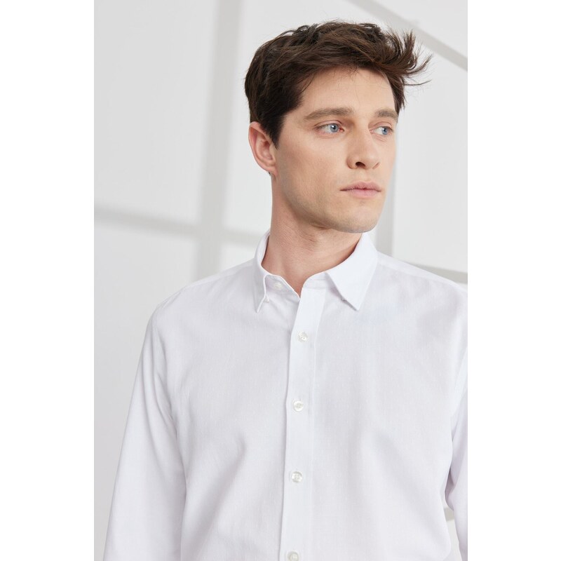 ALTINYILDIZ CLASSICS Men's White Slim Fit Slim Fit Hidden Button Collar Cotton Dobby Shirt.