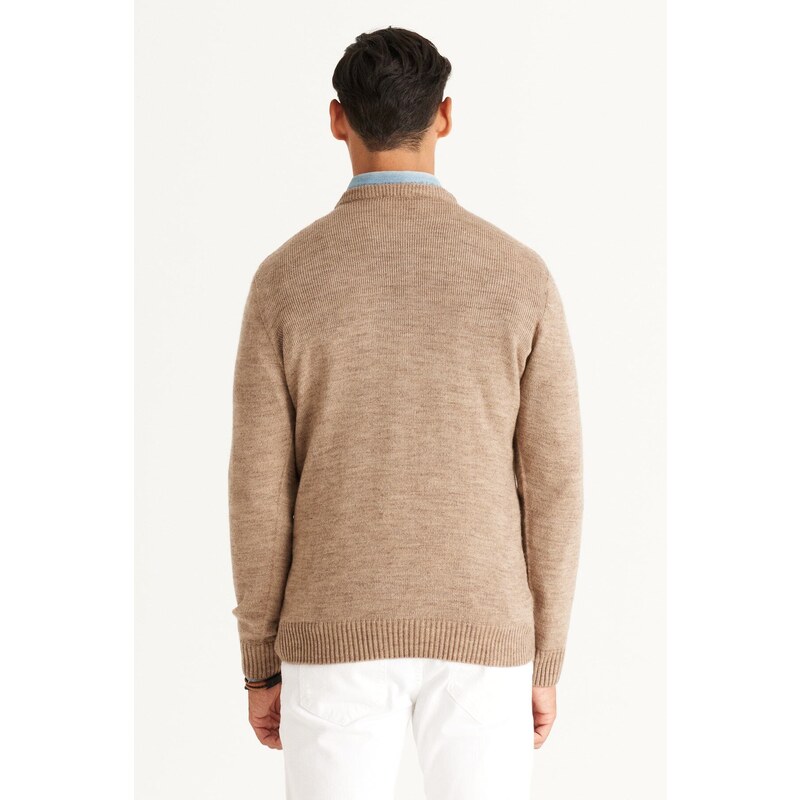 AC&Co / Altınyıldız Classics Men's Mink Standard Fit Normal Cut Crew Neck Jacquard Knitwear Sweater.