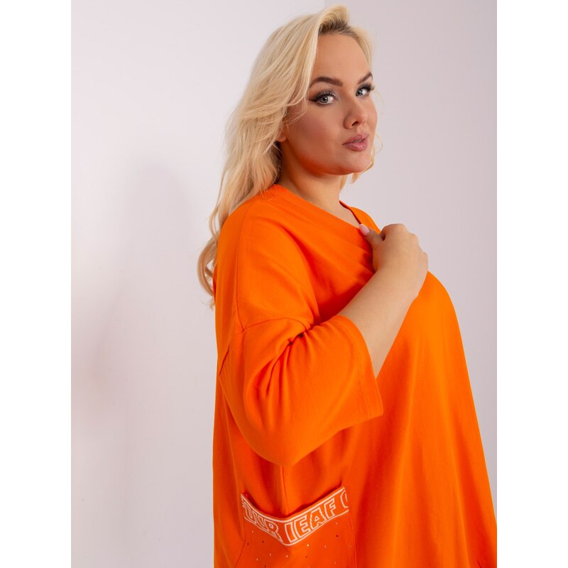 Fashionhunters Oranžová volná halenka plus size velikosti s výstřihem