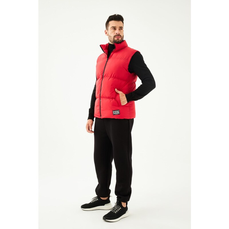 River Club Men's Lined Water And Windproof Red Inflatable Vest.