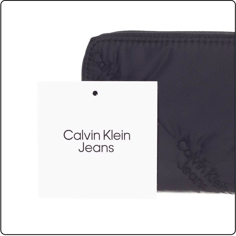 Calvin Klein Jeans Woman's Wallet 8720108730587