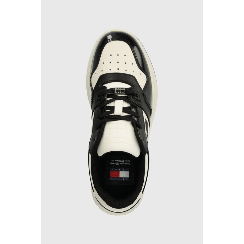 Sneakers boty Tommy Jeans TJW RETRO BASKET FLATFORM PATENT černá barva, EN0EN02523