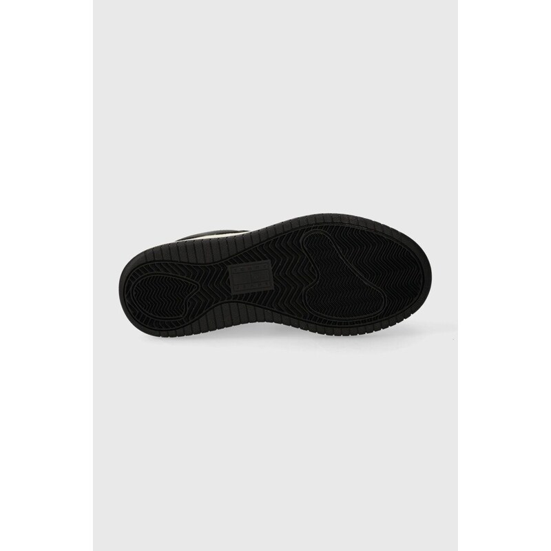 Sneakers boty Tommy Jeans TJW RETRO BASKET FLATFORM PATENT černá barva, EN0EN02523
