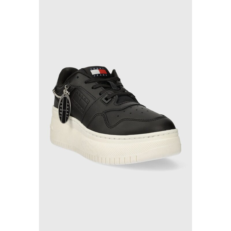 Sneakers boty Tommy Jeans TJW RETRO BASKET FLATFORM CHARM černá barva, EN0EN02421